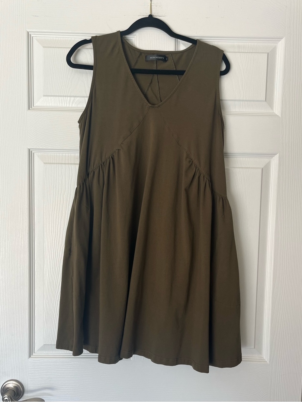 Merokeety Sleeveless V-Neck Dress